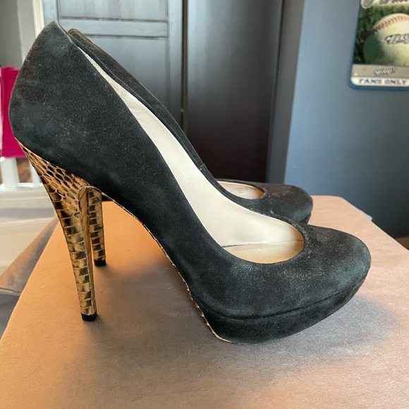 Micheal Kors Suede Platform Heels - Picture 1 of 4